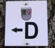 schwarzes_D_auf_weiss